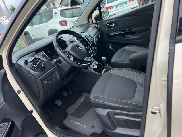 RENAULT Captur usata, con Autoradio