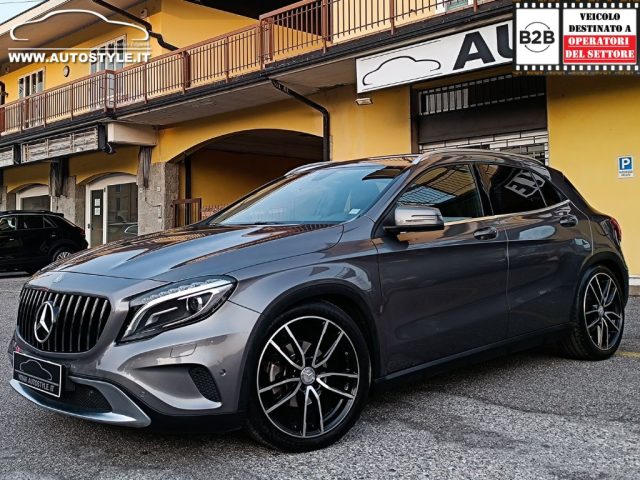 MERCEDES-BENZ GLA 220 usata, con Sedile posteriore sdoppiato
