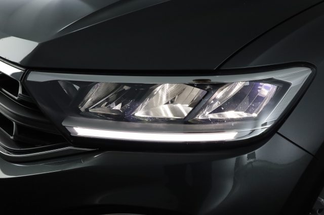 VOLKSWAGEN T-Roc usata 8