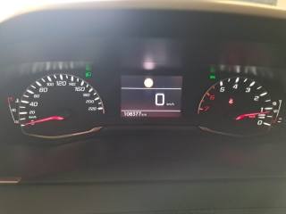 PEUGEOT 2008 usata, con Autoradio