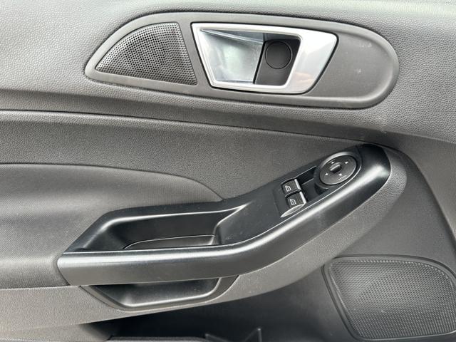 FORD Fiesta usata, con Chiusura centralizzata