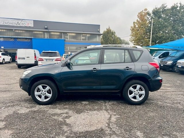 TOYOTA RAV 4 usata, con Autoradio