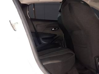 PEUGEOT 208 usata, con USB