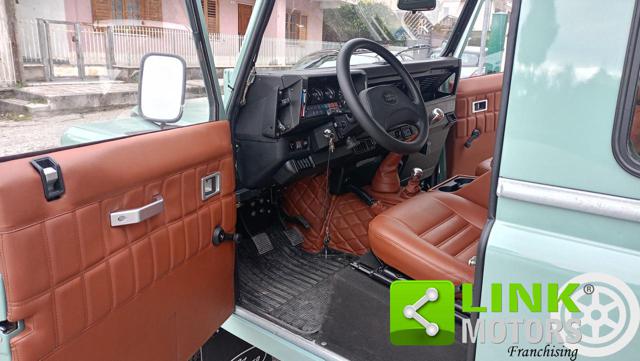 LAND ROVER Defender usata, con Sedile posteriore sdoppiato