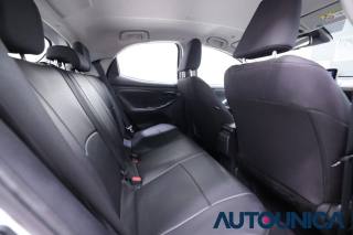 TOYOTA Yaris usata 43