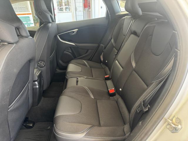 VOLVO V40 usata 17