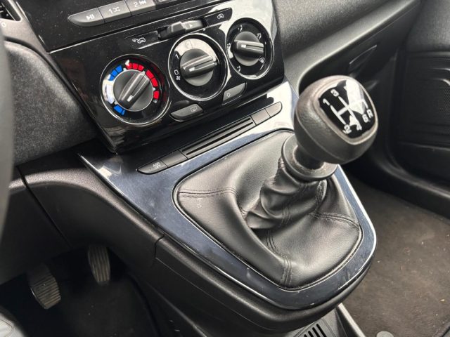 LANCIA Ypsilon usata, con Autoradio