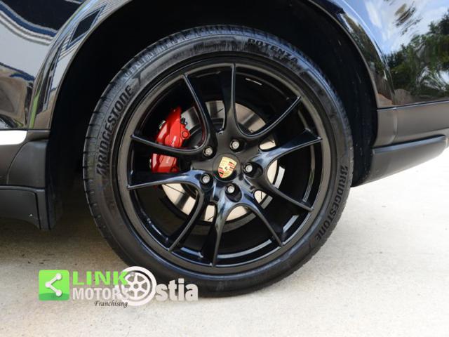 PORSCHE Cayenne usata, con Park Distance Control