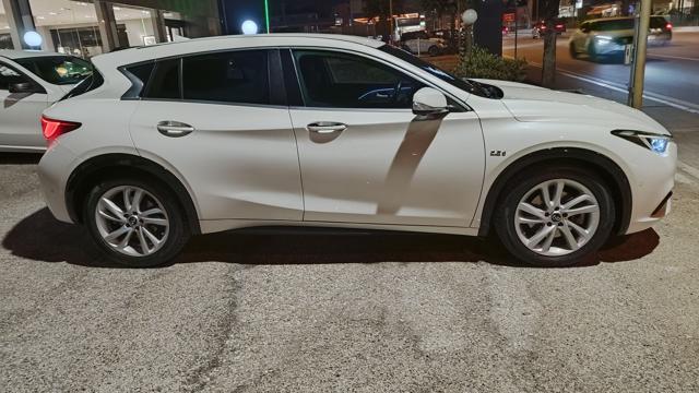 INFINITI Q30 usata, con Airbag