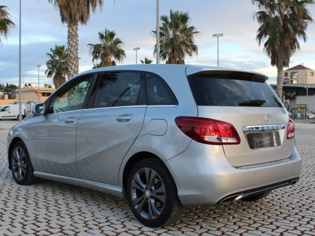 MERCEDES-BENZ B 180 usata, con Boardcomputer