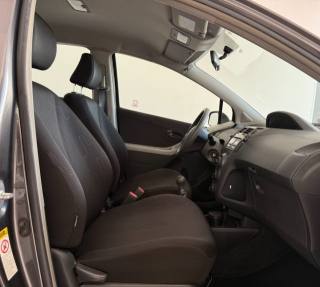 TOYOTA Yaris usata 10