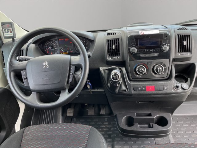 PEUGEOT Boxer usata, con Bracciolo
