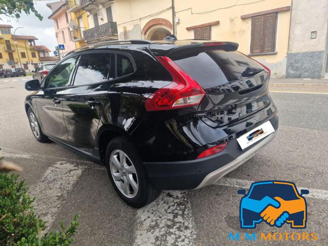 VOLVO V40 Cross Country usata, con Autoradio