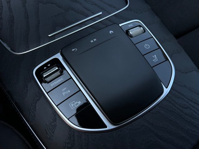 MERCEDES-BENZ E 300 usata, con Park Distance Control