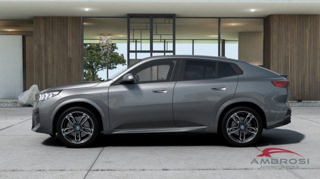BMW iX2 usata 2