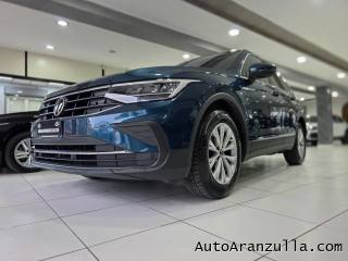VOLKSWAGEN Tiguan usata, con Leve al volante