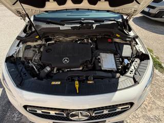MERCEDES-BENZ GLA 200 usata, con Leve al volante
