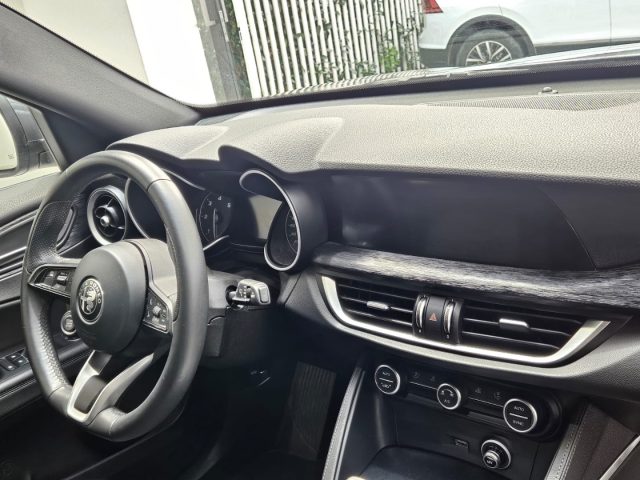 ALFA ROMEO Stelvio usata, con Controllo automatico clima