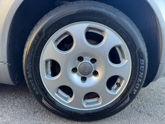 AUDI A4 usata, con Specchietti laterali elettrici