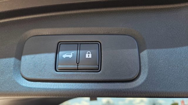 NISSAN Qashqai usata, con Controllo elettronico della corsia