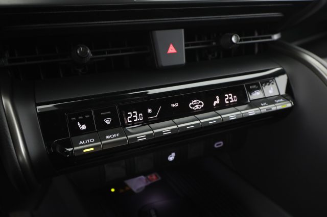 TOYOTA C-HR usata 16