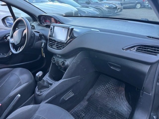 PEUGEOT 208 usata, con ESP