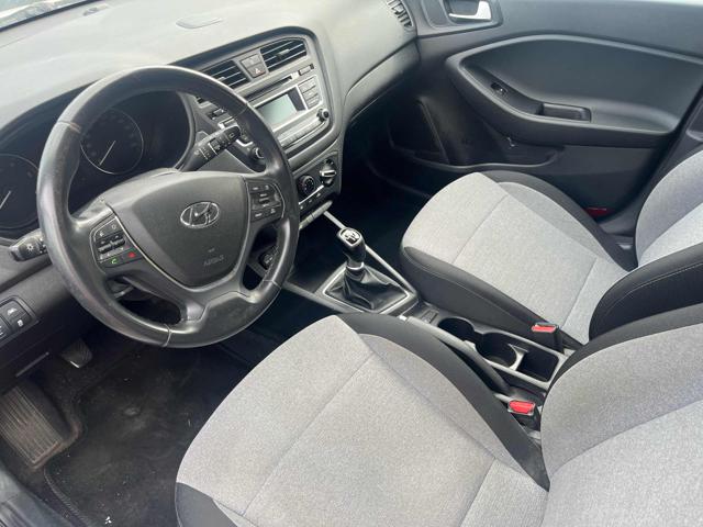 HYUNDAI i20 usata, con Alzacristalli elettrici