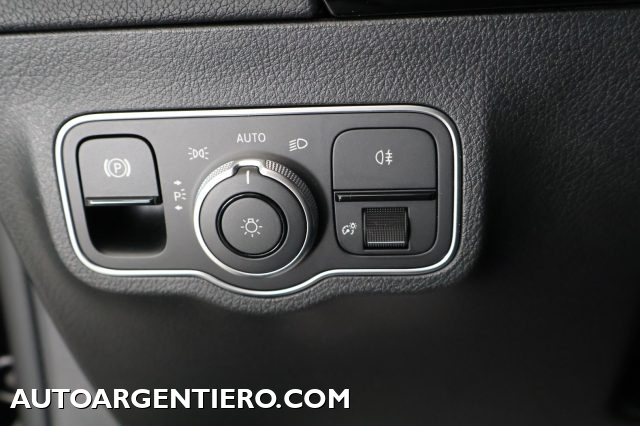 MERCEDES-BENZ GLA 180 usata, con Cruise Control