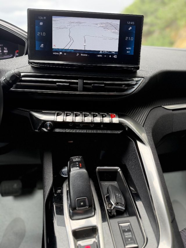 PEUGEOT 3008 usata, con Volante in pelle