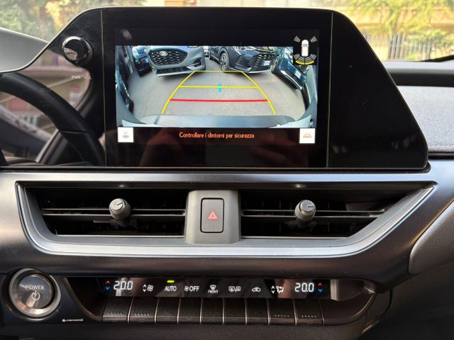 LEXUS UX 250h usata, con ESP
