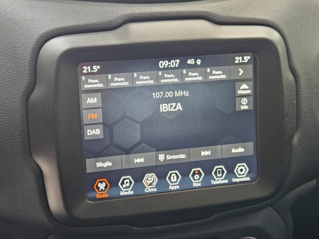JEEP Renegade usata, con USB