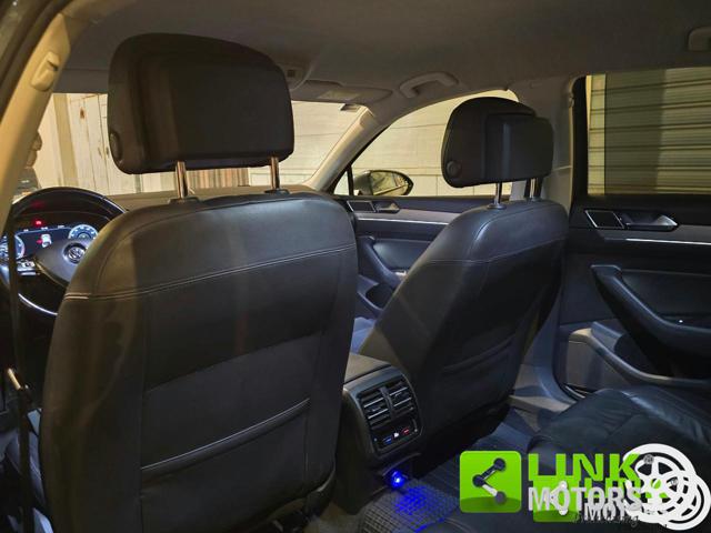 VOLKSWAGEN Passat usata 42