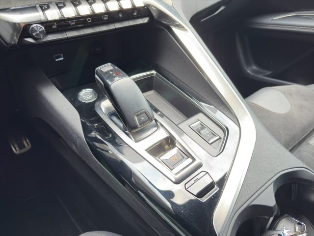 PEUGEOT 3008 usata, con Fari LED