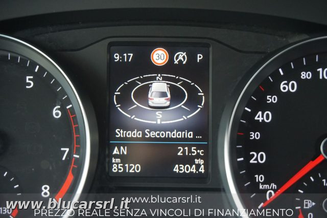 VOLKSWAGEN Passat usata 13