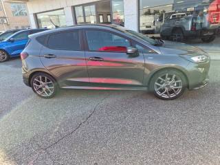 FORD Fiesta usata, con Autoradio