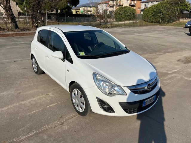 OPEL Corsa usata, con Airbag laterali