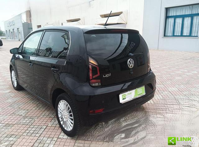 VOLKSWAGEN up! usata, con Autoradio