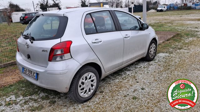 TOYOTA Yaris usata, con Airbag
