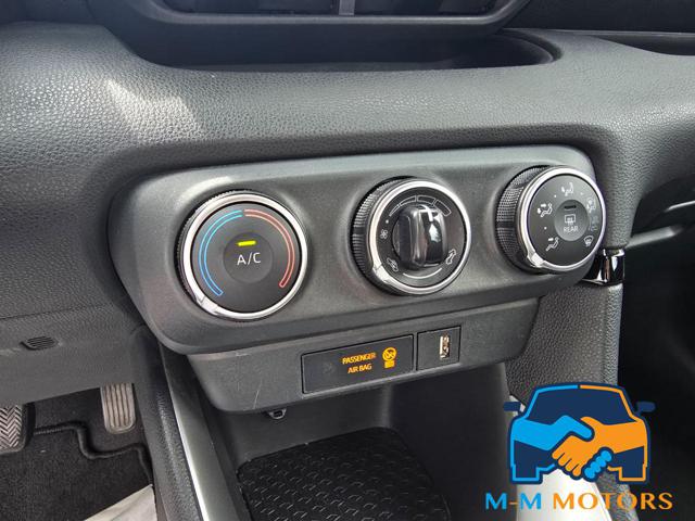 TOYOTA Yaris usata, con USB