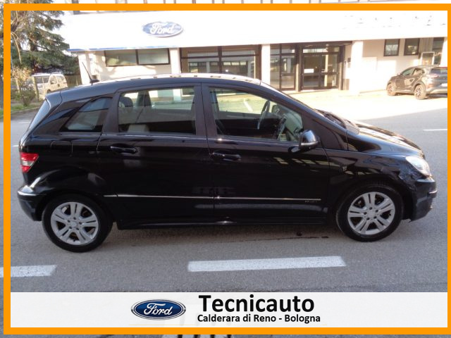 MERCEDES-BENZ B 180 usata, con Chiusura centralizzata