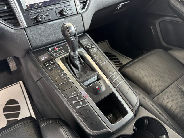 PORSCHE Macan usata 24