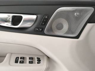 VOLVO XC60 usata, con Volante in pelle