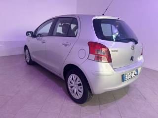 TOYOTA Yaris usata 8