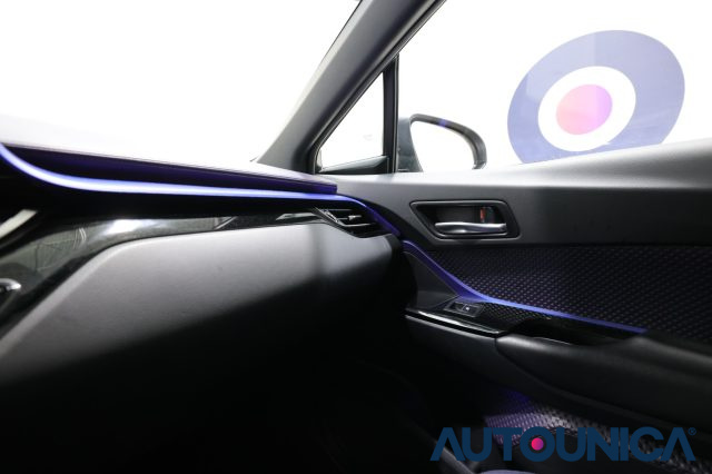 TOYOTA C-HR usata, con Sensori di parcheggio posteriori