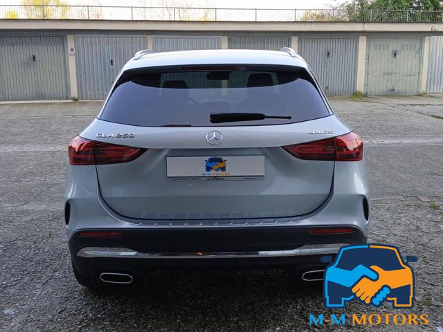 MERCEDES-BENZ GLA 250 usata, con Boardcomputer