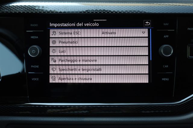 VOLKSWAGEN Taigo usata, con Spoiler