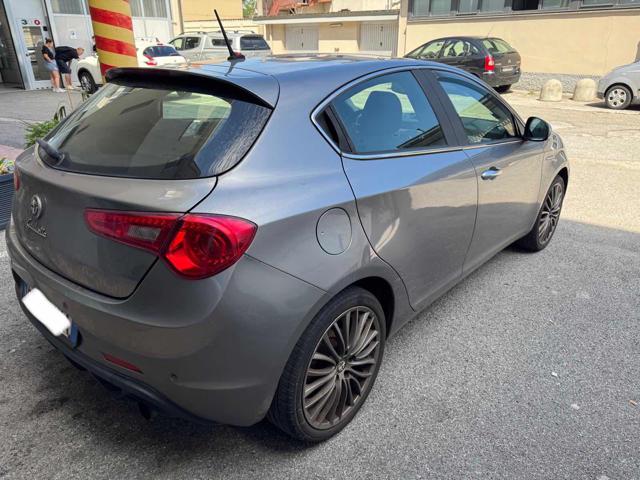 ALFA ROMEO Giulietta usata, con Autoradio
