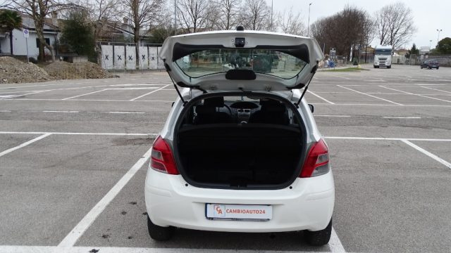 TOYOTA Yaris usata 106