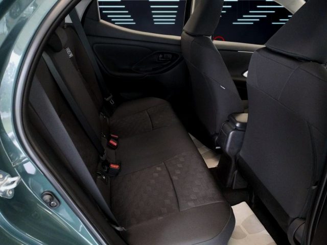 TOYOTA Yaris usata 16