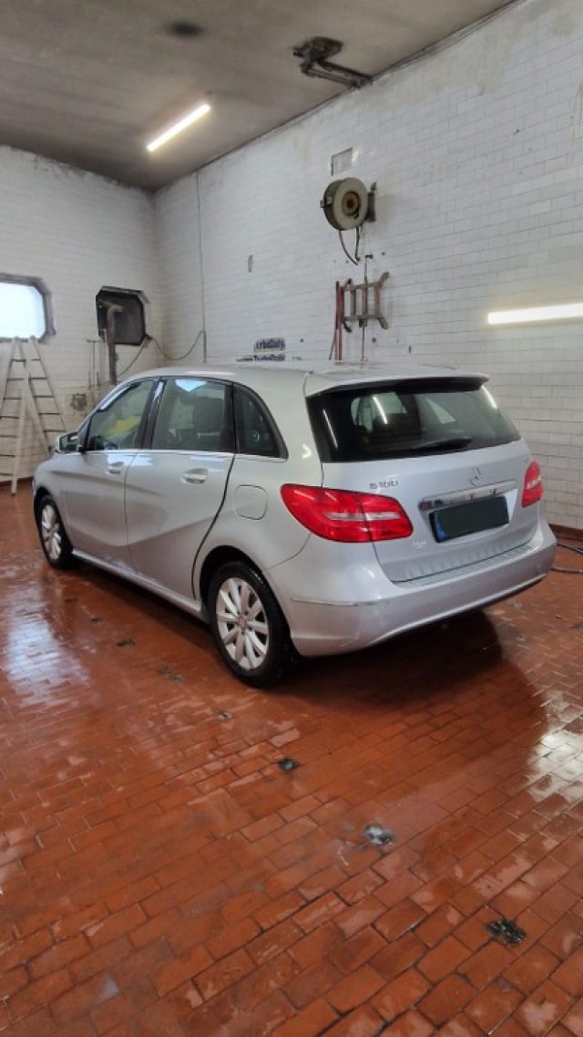 MERCEDES-BENZ B 180 usata, con Controllo trazione